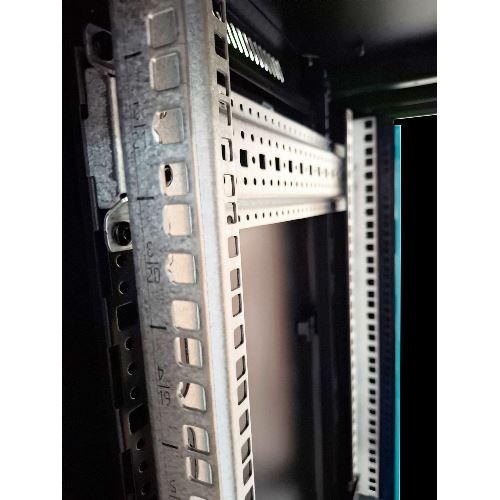 SMS2-66XX - Floor Mount 19" rack cabinet